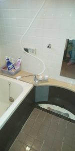 浴室点検口加工 給水給湯管切り回し 浴室蛇口交換 公式 水漏れ つまりを修理するなら 水のトラブルサポートセンター