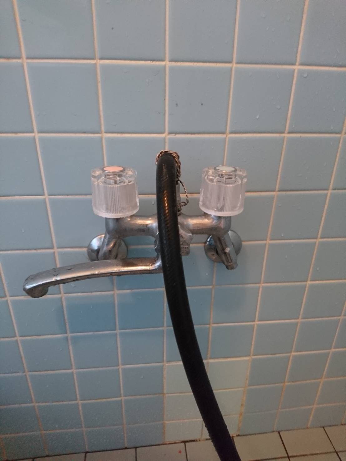 長崎県佐世保市木原町 洗面所の蛇口の締まりが悪い お風呂のシャワー水漏れの修理 井戸ポンプの接続をお願いしました 公式 水漏れ つまりを修理するなら 水のトラブルサポートセンター