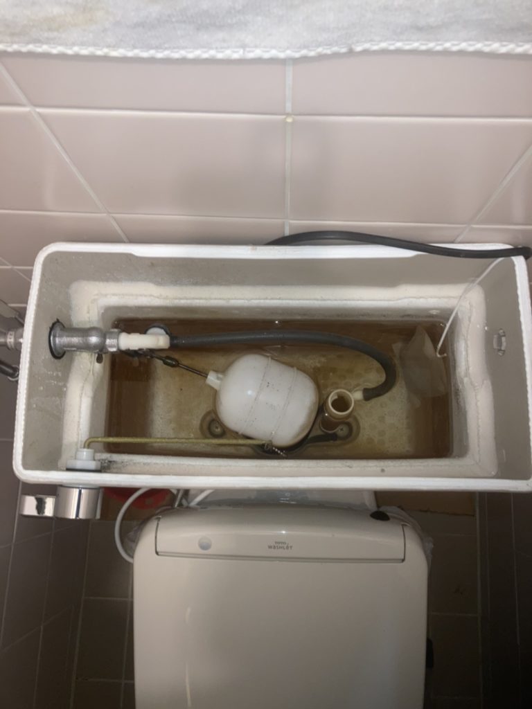 【兵庫県西宮市天道町】トイレの水が止まらない。ボールタップ・フレキ管交換。 【公式】水漏れ・つまりを修理するなら