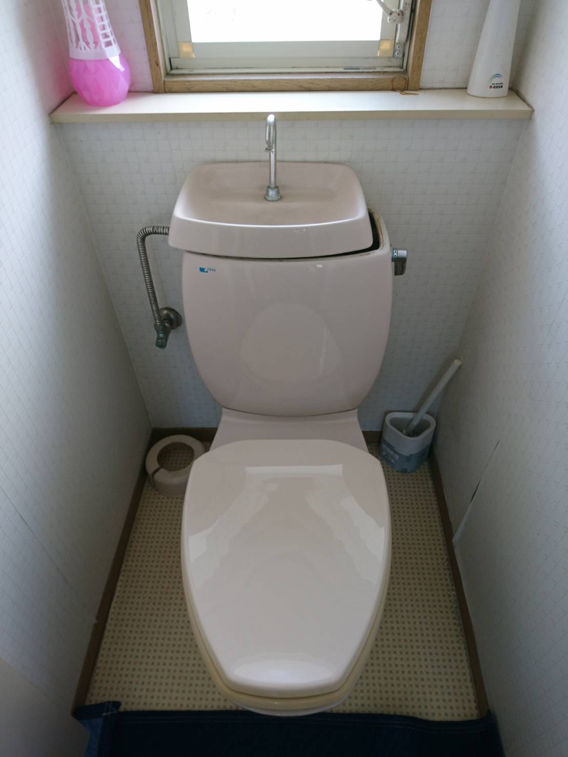 【長崎県佐世保市棚方町】トイレタンクから水が漏れてきた。トイレ交換。 【公式】水漏れ・つまりを修理するなら【水の