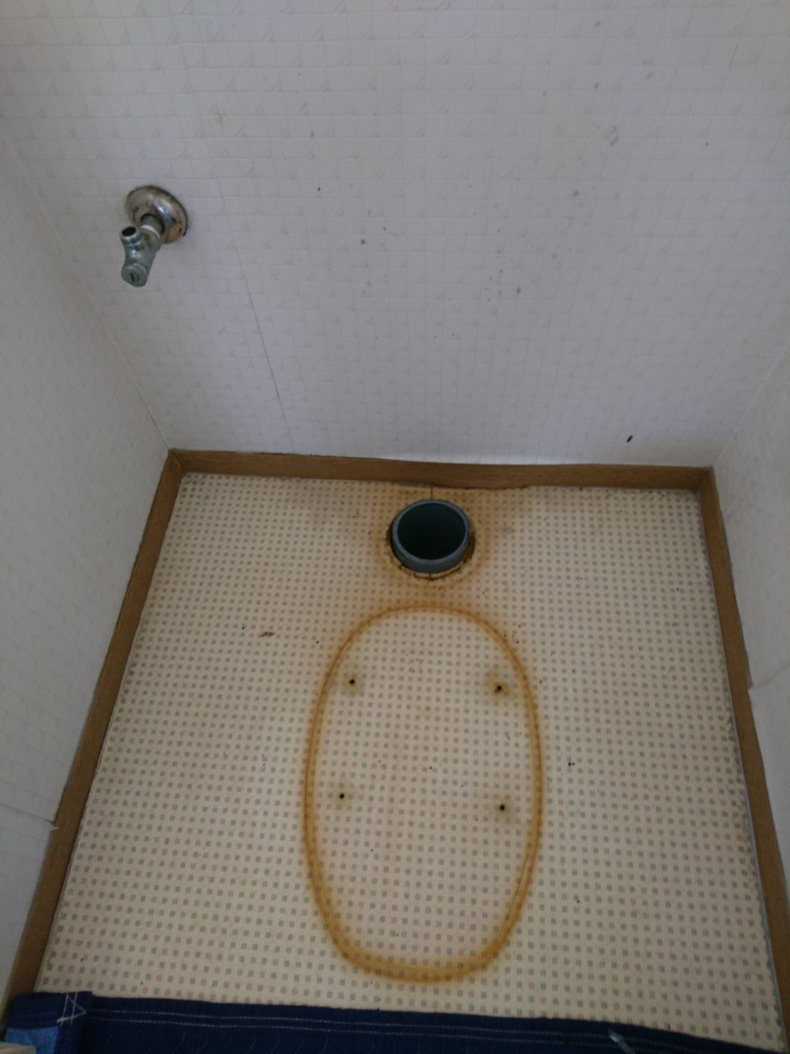 【長崎県佐世保市棚方町】トイレタンクから水が漏れてきた。トイレ交換。 【公式】水漏れ・つまりを修理するなら【水の