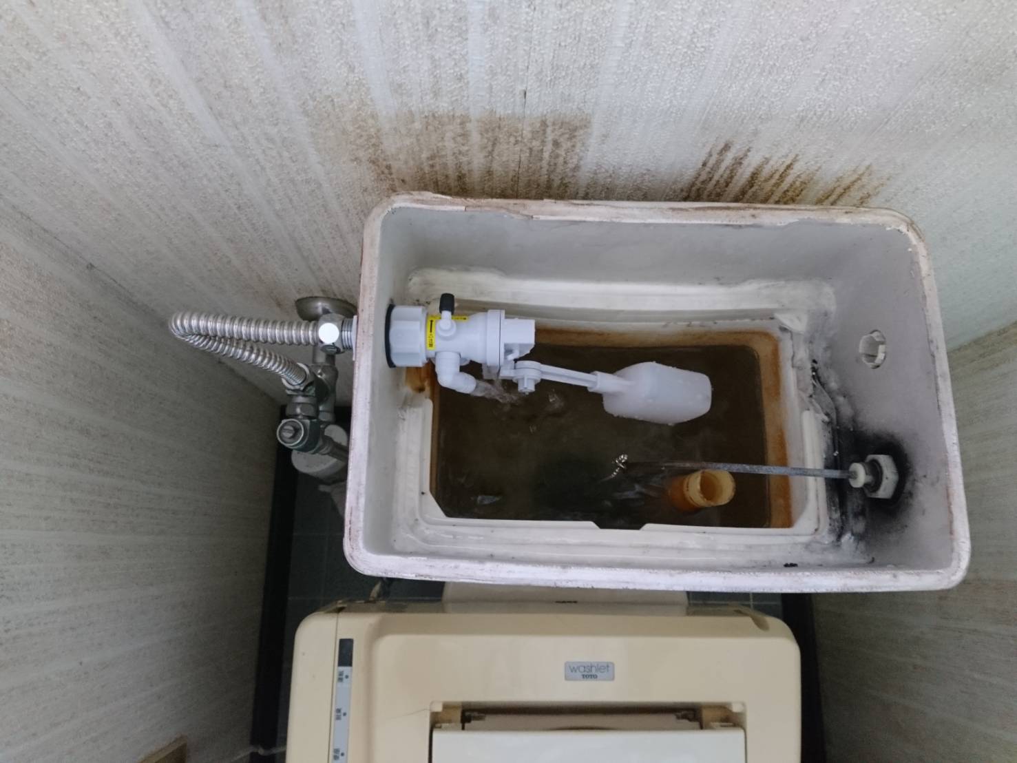 【福岡市南区大楠】トイレのタンクから水の音がしている。ボールタップ・フロートバルブ交換。 【公式】水漏れ・つまり