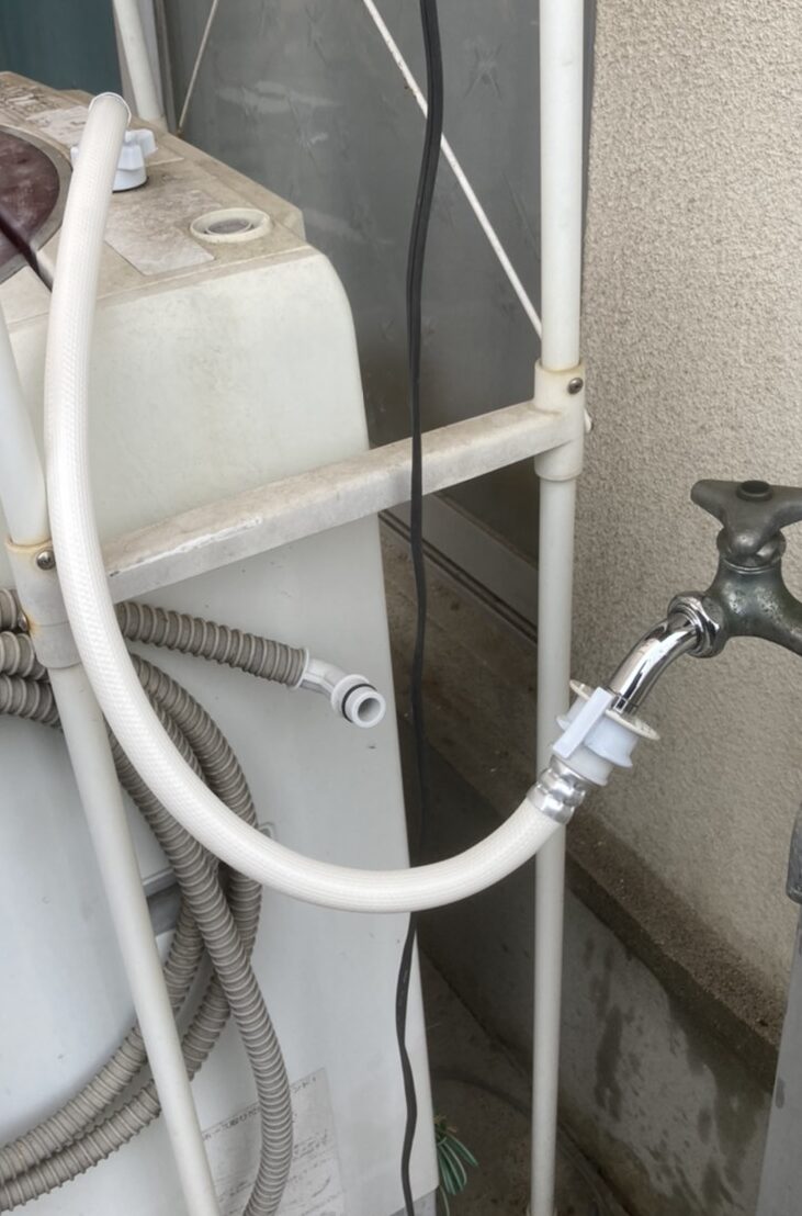 滋賀県近江八幡市八幡町 洗濯機の蛇口とホースから水漏れ 洗濯水栓ニップル 給水ホース交換 公式 水漏れ つまりを修理するなら 水のトラブルサポートセンター