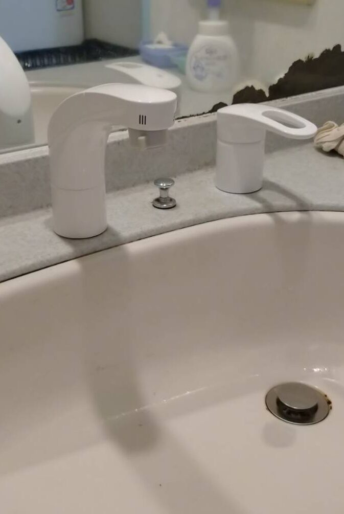 熊本市中央区水道町 洗面台の蛇口から水漏れ 洗面台洗髪シャワー付き水栓交換 公式 水漏れ つまりを修理するなら 水のトラブルサポートセンター